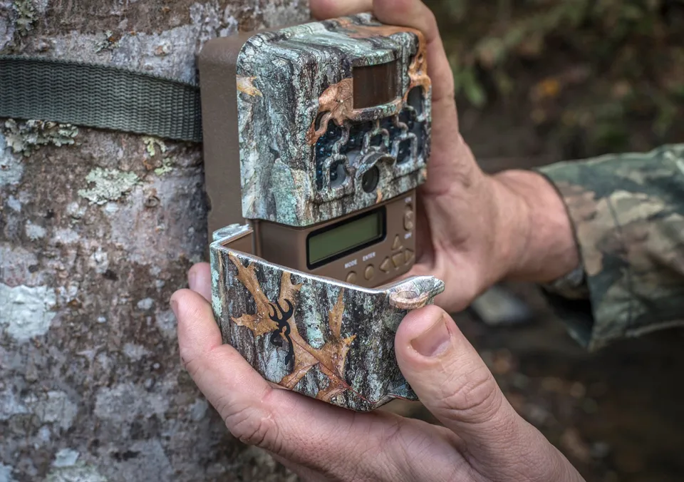 browning-trail-cameras-front-door-ersatzklappe-f-r-strike-force-wildkamera image 1